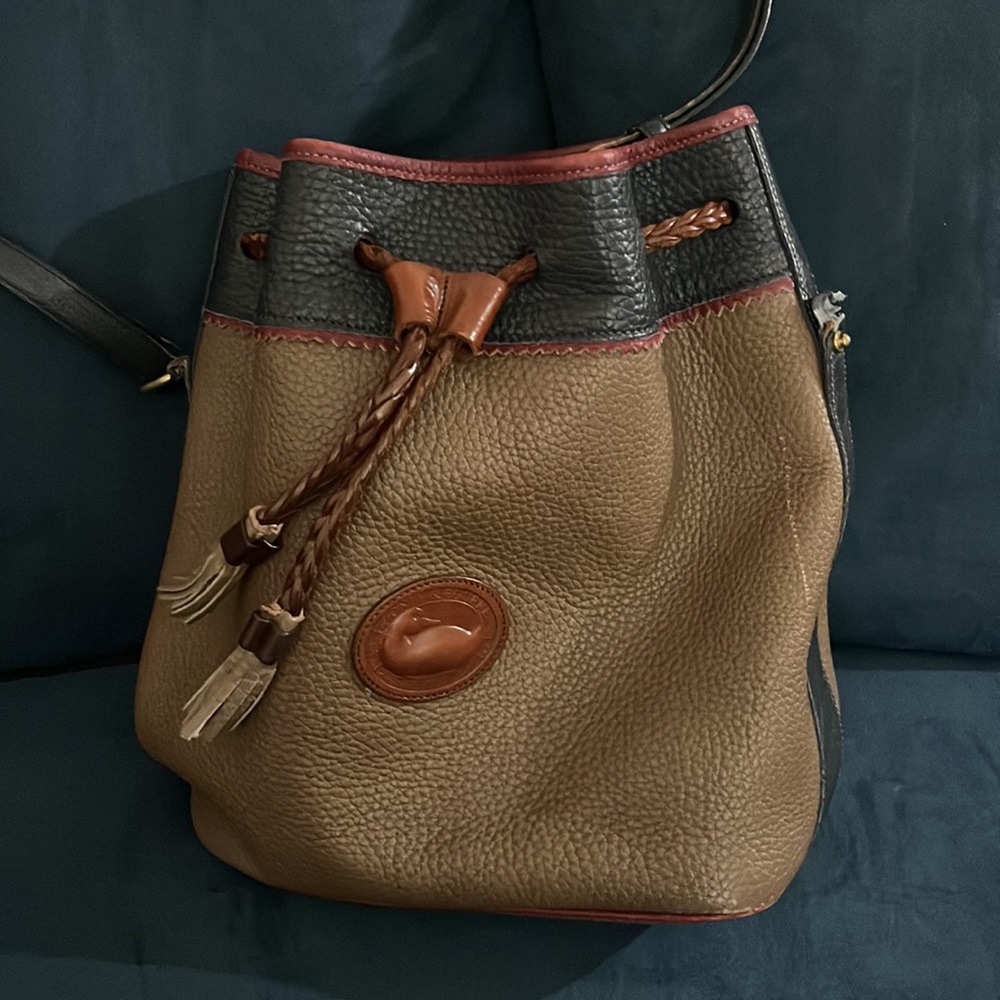 Dooney&Bourke bucket bag